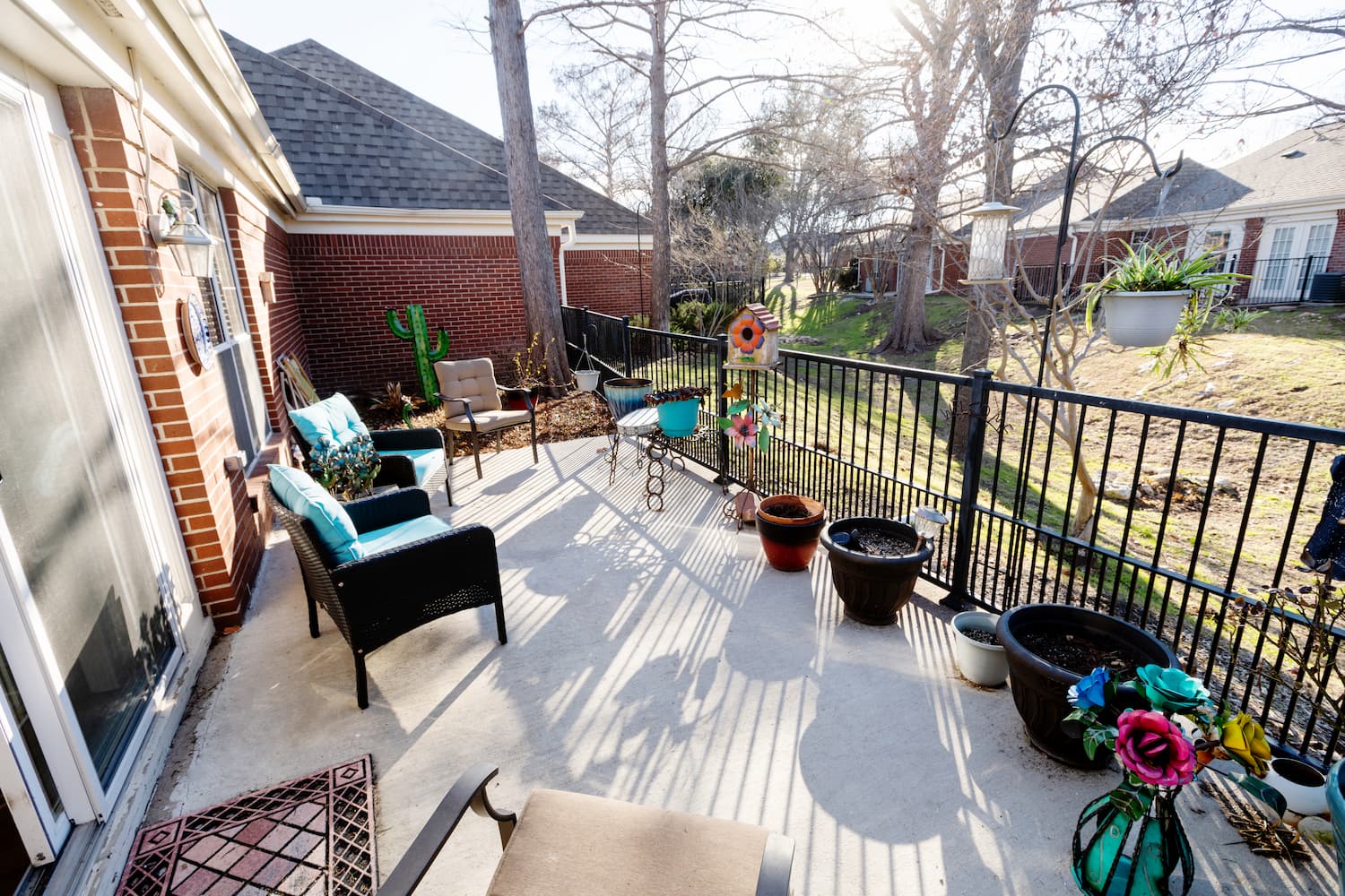 senior living back patio with lots of furniture