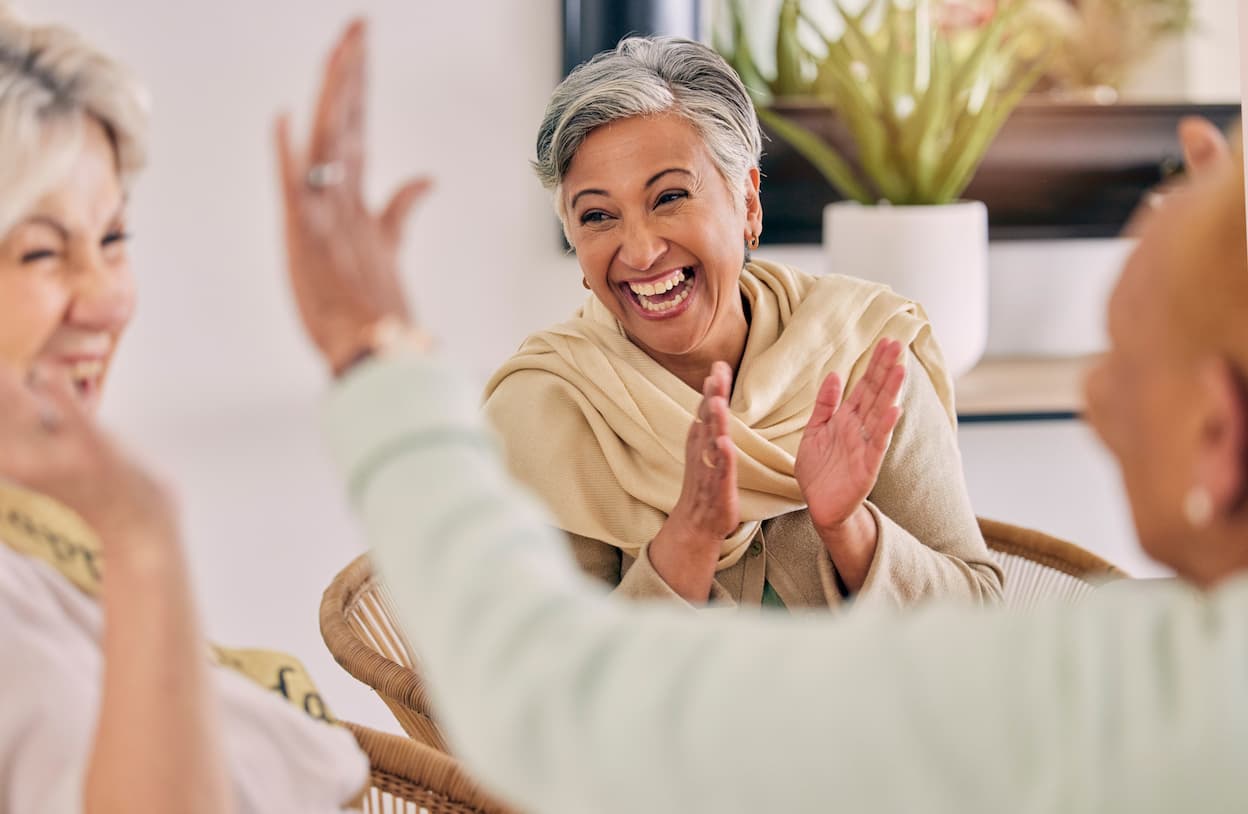 friends clapping and high fiving